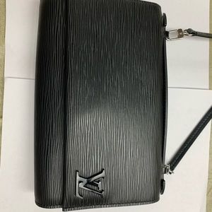 Louis Vuitton Clery Black